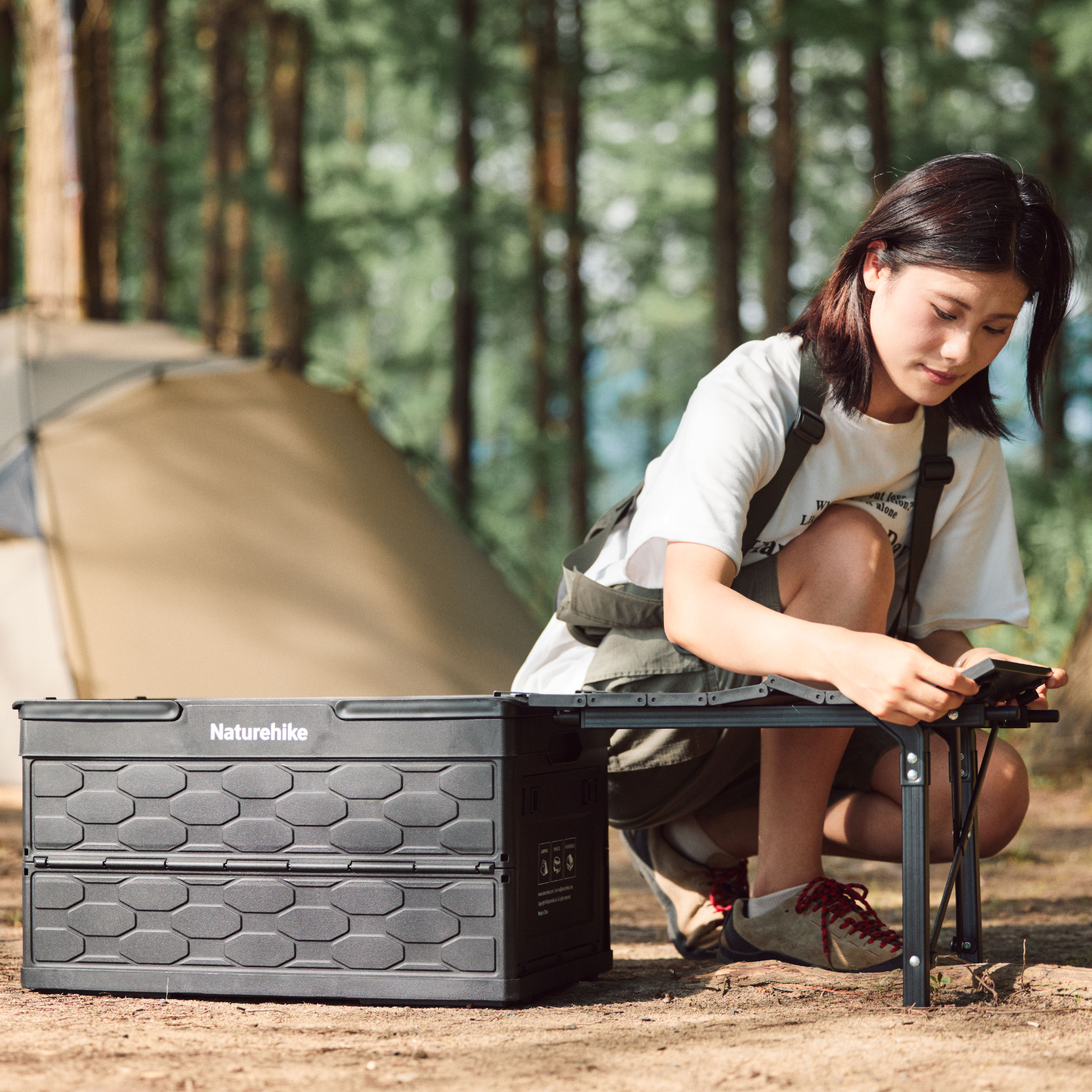 Naturehike skladovací box s odkladacím stolíkom - čierny